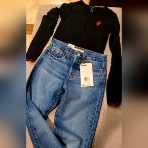 Levis jeans size 24 added the pics with measurements